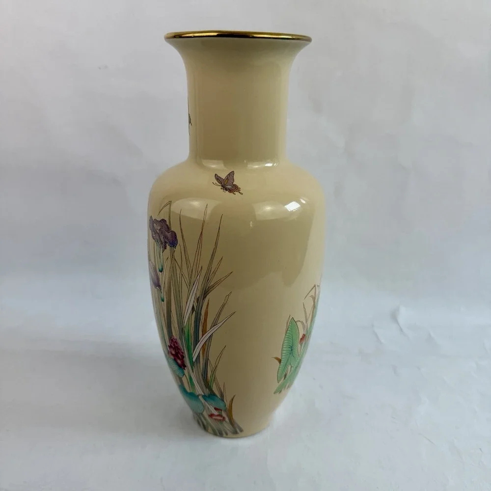 Vintage Vase Butterfly Girly Feminine 90s Made In Japan Giftable Vtg Decor